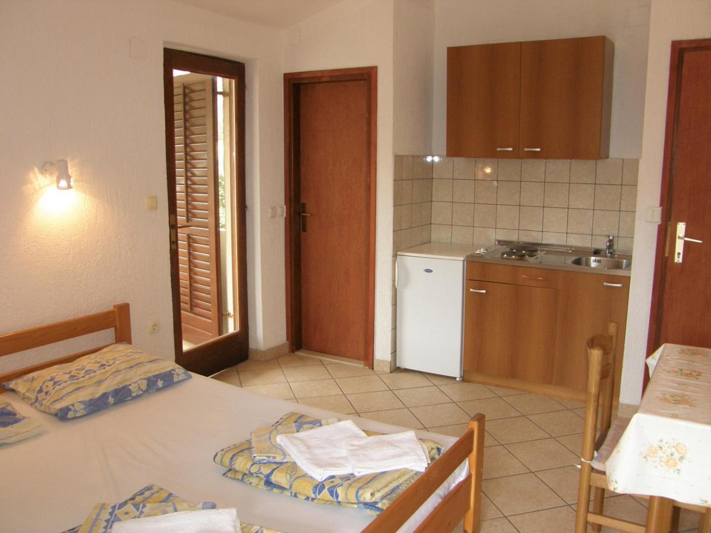Apartments Miljenka 巴斯卡 外观 照片