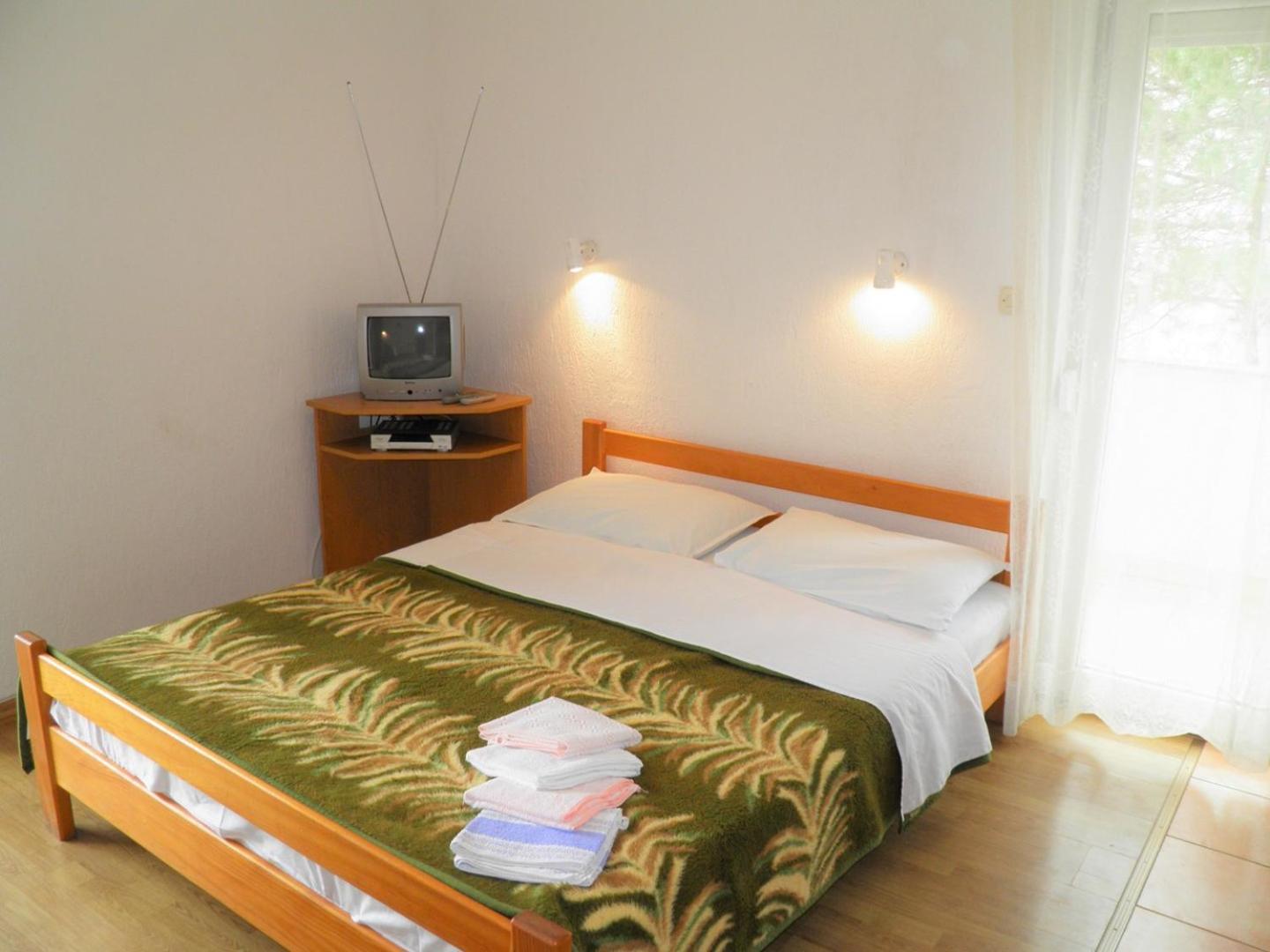 Apartments Miljenka 巴斯卡 外观 照片