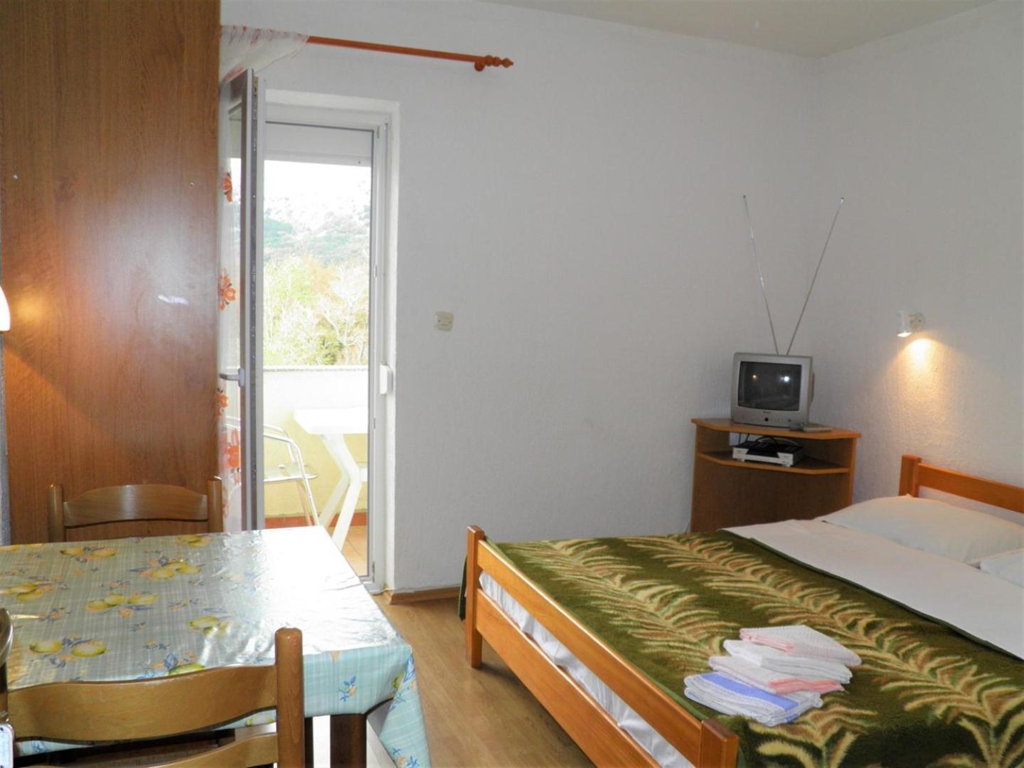 Apartments Miljenka 巴斯卡 外观 照片