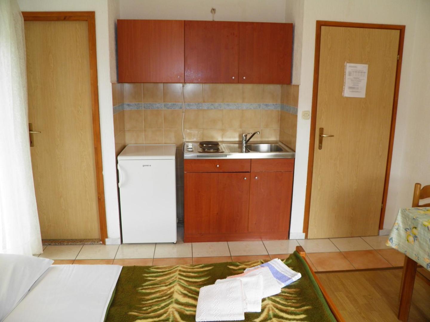 Apartments Miljenka 巴斯卡 外观 照片